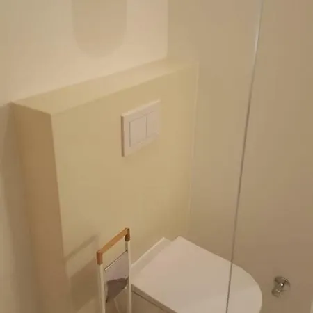 Nettes In Duesseldorf-derendorf - Stylisch + Gemuetlich Apartment