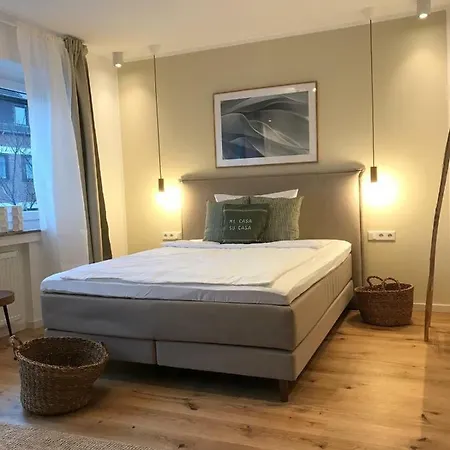 Nettes In Düsseldorf-derendorf - Stylisch + Gemütlich Apartment *